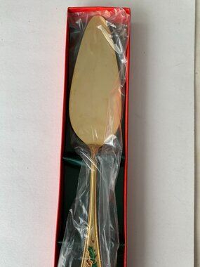 Retroneu "HOLLYDAY" 24k Gold Electroplated-Holly Leaf Cloisonne: Cake/Pie Server